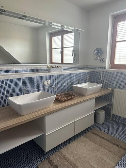Freundliche Wohnung Naehe Weinstrasse Fuer 5 Personen Wagna Exterior foto